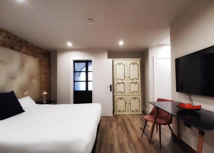 Suite 1907 Aviles