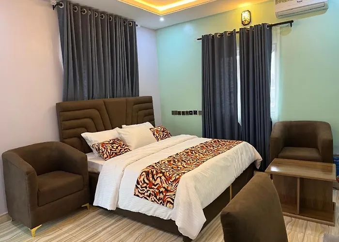 Unique Citylife Hotel