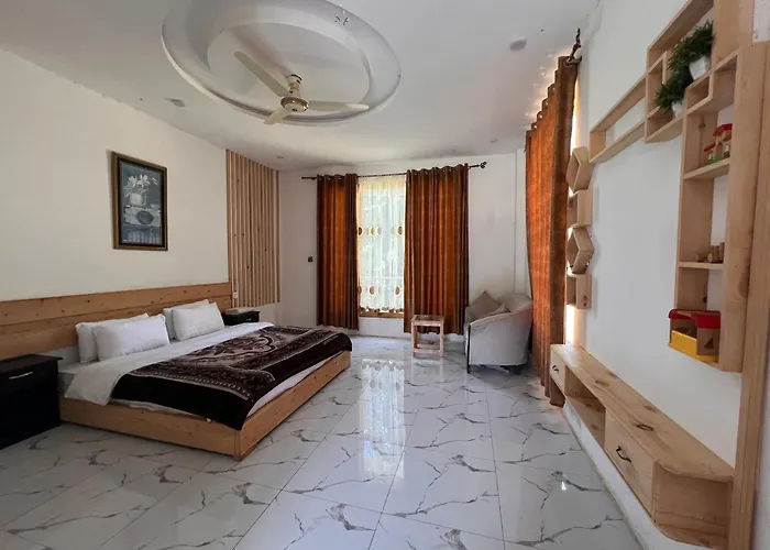 Relax Cottages & Resort Kalam