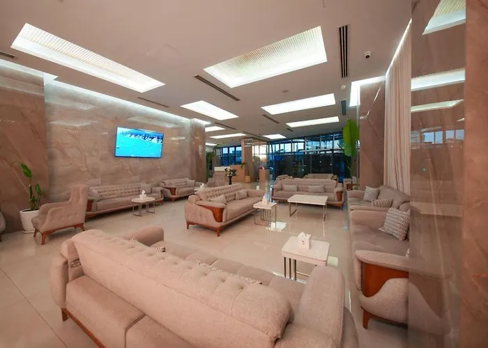 Baz Hotel University District