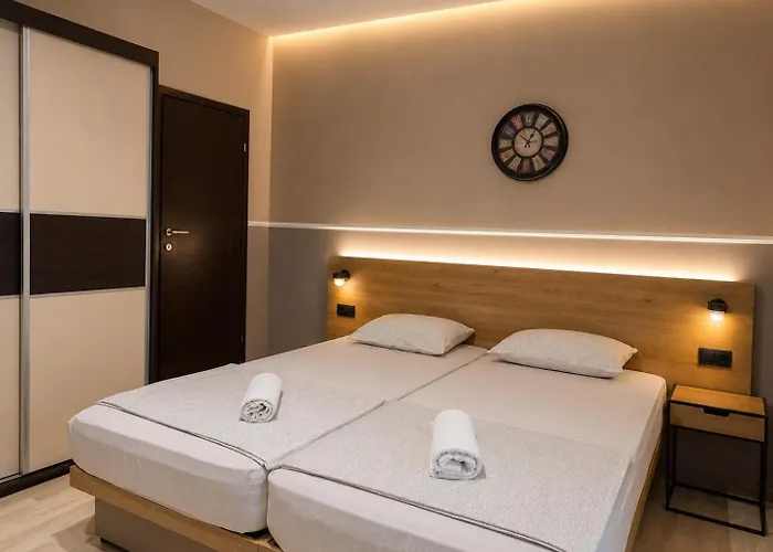 Struga Rooms-Dhoma-Sobi