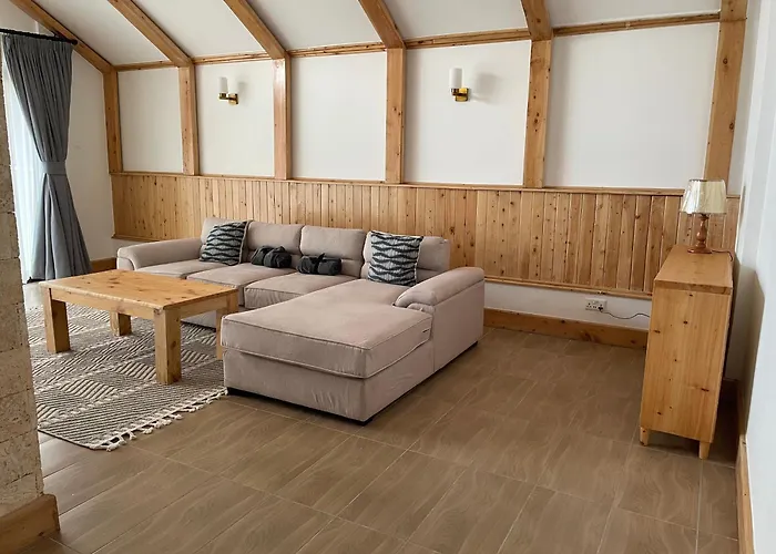 Idan Barn Suites & Cafe
