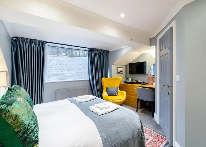 Waterhead Rooms & Suites - Parking And Light Breakfast