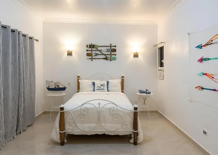Los Patos Waterfront Private Suites