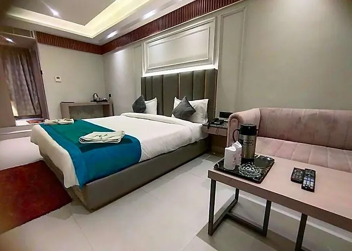Hotel Gagan Plaza