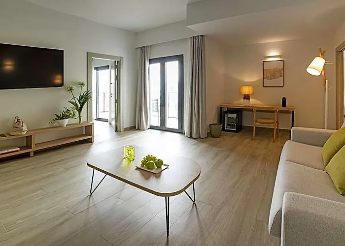 Cabogata Beach Hotel