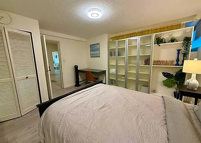 Bright Spacious 3 Bedroom Garden Suite, 4 Queen Beds, Fully Equipped, Highly Recommended By 229 Happy Groups