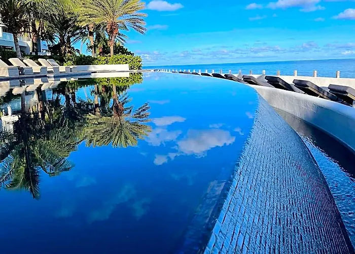 Hodges Bay Resort & Spa, An Hq Luxury Resort & Residences