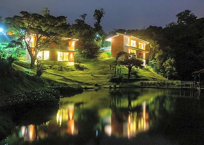 Burbi Lake Lodge Monteverde