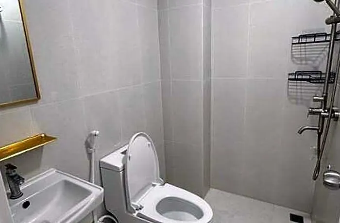 Fully Furnished Apartment Few Steps From Beach.