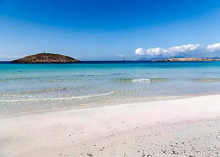 Villa Near Cala Tropicana With Pool
