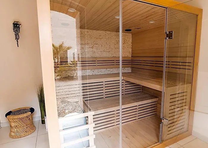 Chateau Du Parc - Gites & Spas A Pezenas