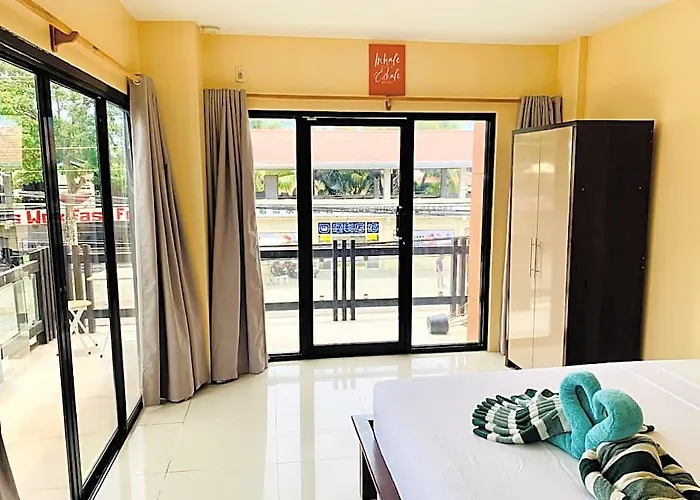Alona Central Inn