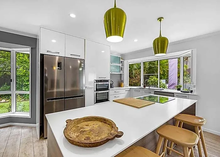 The Seahaven ~ Family Home With Pool, Pet Friendly