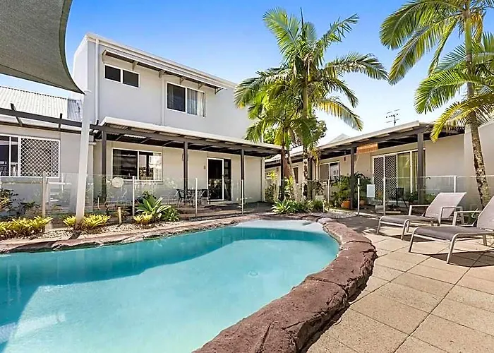Pet Friendly Oasis By The River, Noosaville