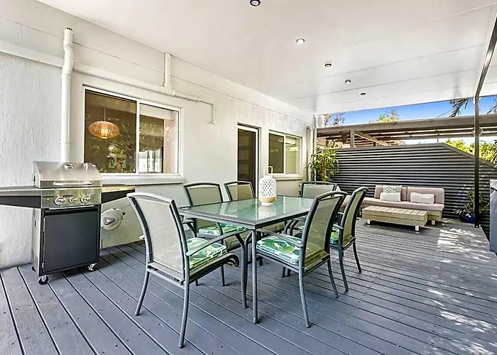 Pet Friendly Oasis By The River, Noosaville
