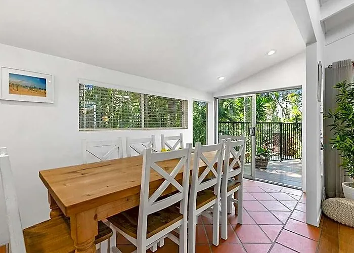 Tranquil & Tropical, Sunshine Beach