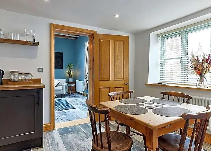 Spacious One Bedroom Coach House In Cley, Norfolk