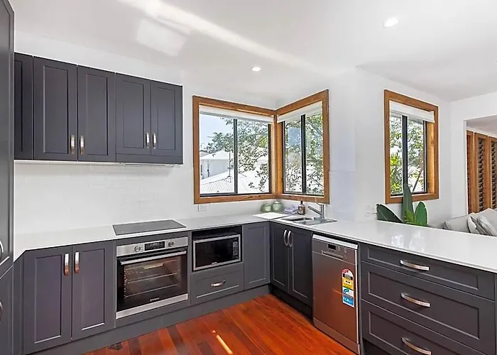 Pet Friendly Tropical Escape In Sunshine Beach