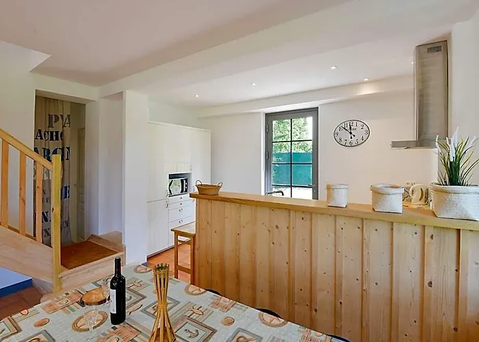 Villa In Lanton Near The Beach With Harbour View