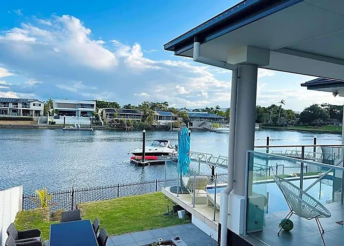 Beautiful & Peaceful Granny Flat Behind Beach House - 2Br 4 Beds