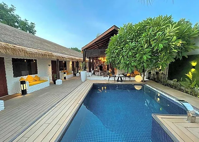 Atholhu Residence