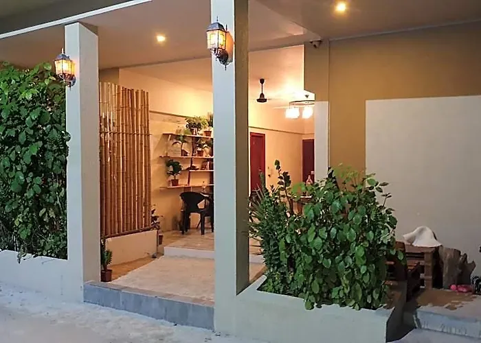 Dhiffushi Tourist Hotel
