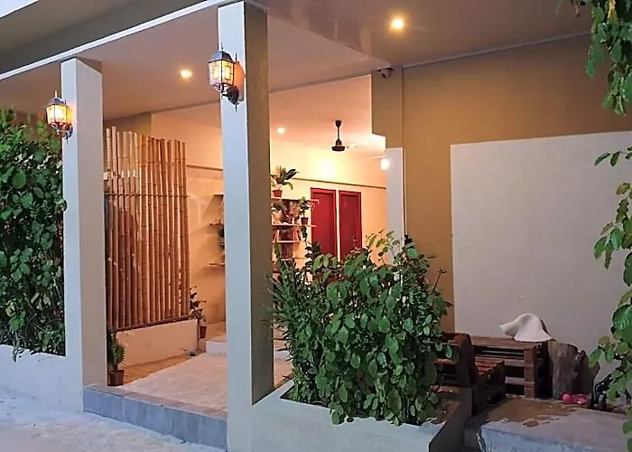 Dhiffushi Tourist Hotel