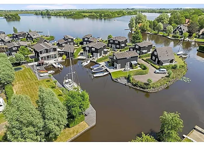 Waterpark Oan 'E Poel Bij Sneekermeer