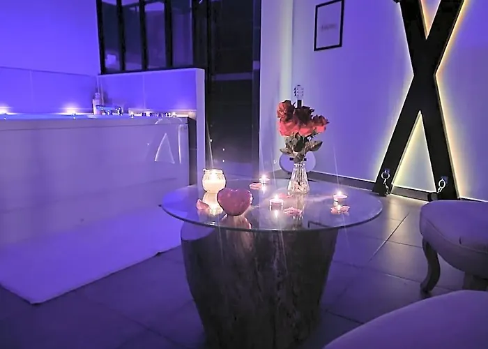 La Chambre Des Tentations , Love Room Avec Jacuzzi