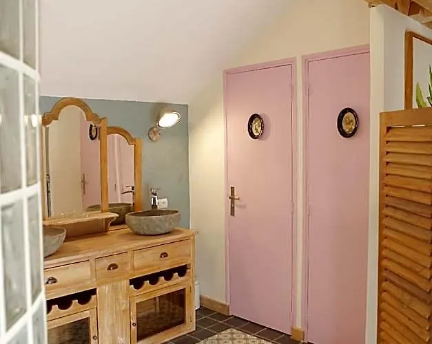 L'Annexe Du Chateau Des Girards