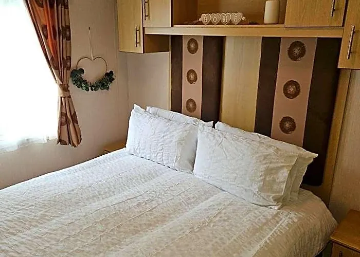 Luxe 6 Berth Caravan Lytham