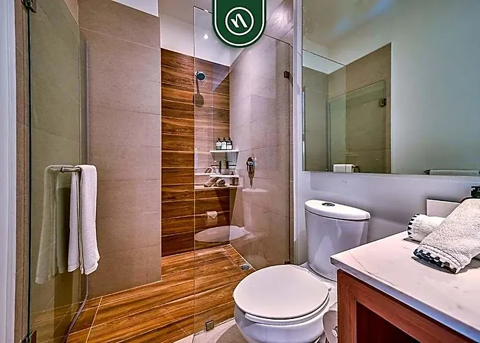 2Br Condo With Rooftop Pool - Private Terrace