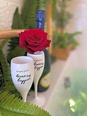 Lover'S Room Tropic