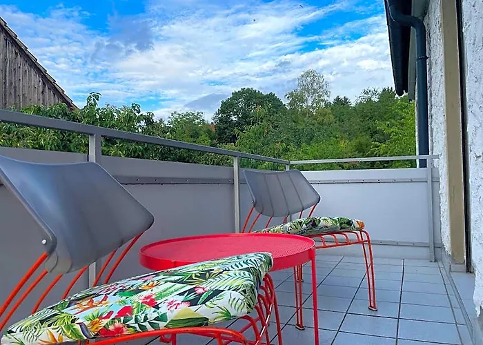 Apartment In Rot, Fraenkisches Design, Balkon In Nur 50 Schritten Zum Radweg, Ideal For Long Stay, Relocation