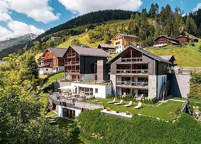 Les Dolomites Mountain Lodges