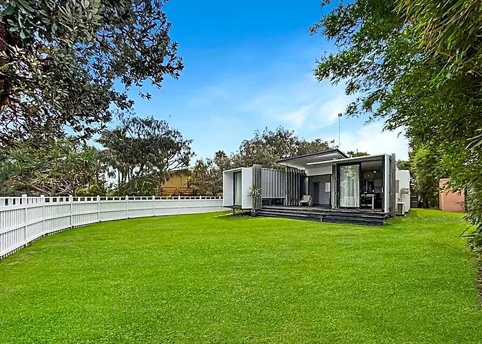 Funky Beachfront House Opposite Kawana Surf Club