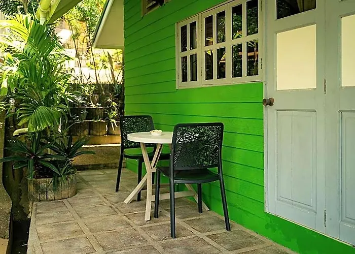 Lemongrass Lodge