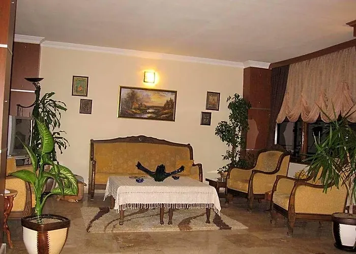 Mg Moms Hotel