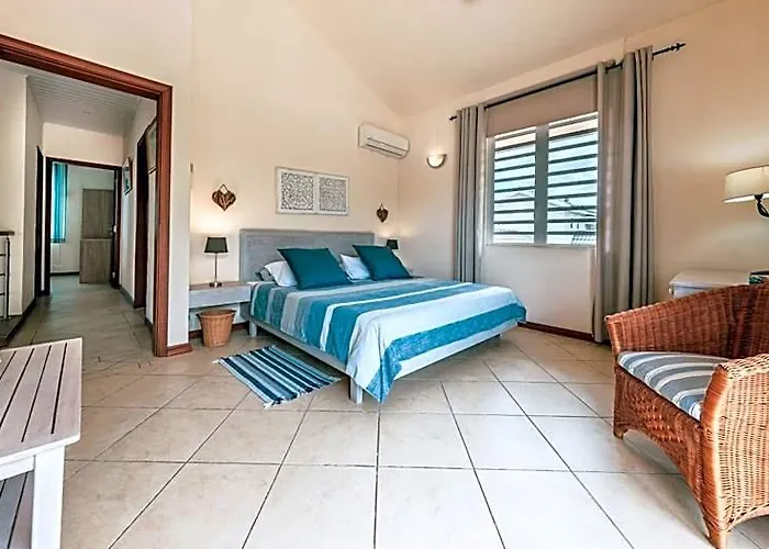 Villa Bayswater