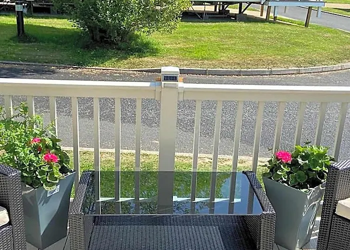 Otters Rural Retreat - Private Hot-Tub & Free Golf For Guests Included