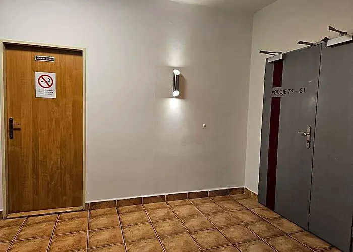 Hotel Trim