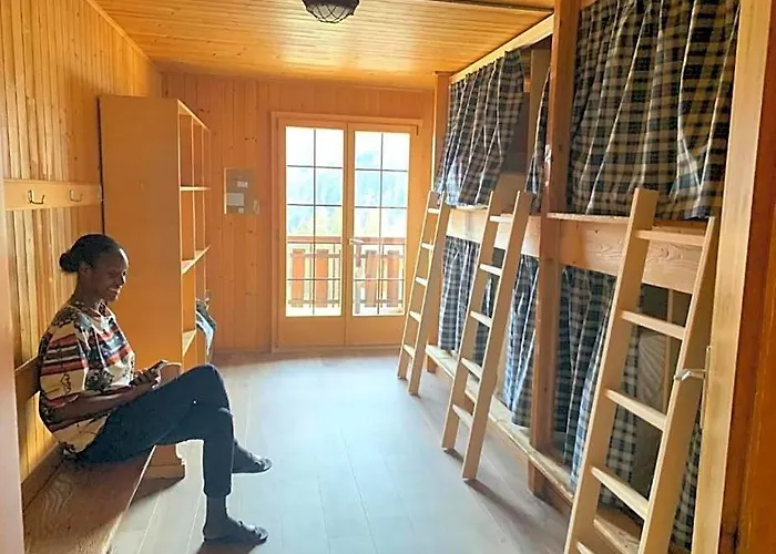 Freeride Hostel Restaurant & Camps