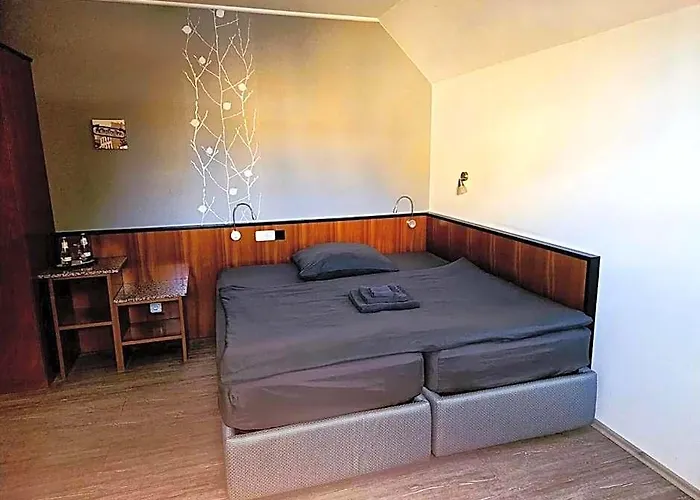 Hotel Sonnenschein --Nur für Geschäftsreisende--