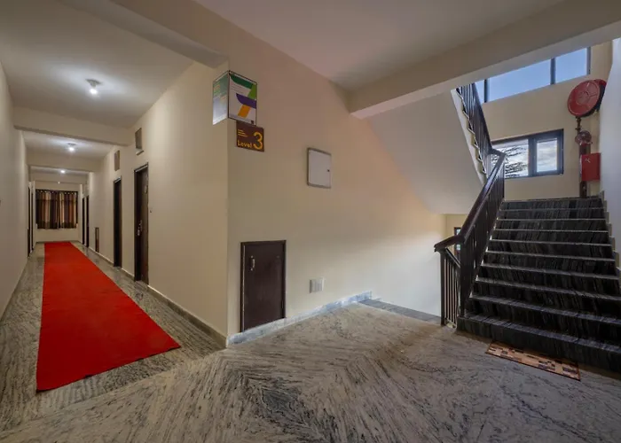 The Prakriti Heights L Lift L Comfortable And Spacious Rooms L Free Wifi, Free Parking L Enjoy Fresh Mountain Air L Managed By Exotic Stays