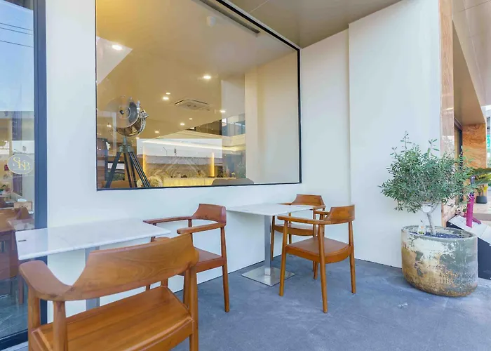 โรงแรมสาครบุรีโคซี่Sakhonburicozyhotel
