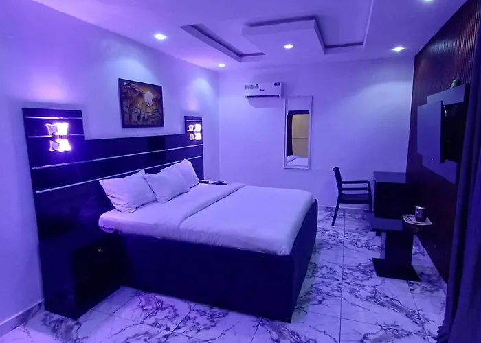 Lakabana Edge Hotel And Suites