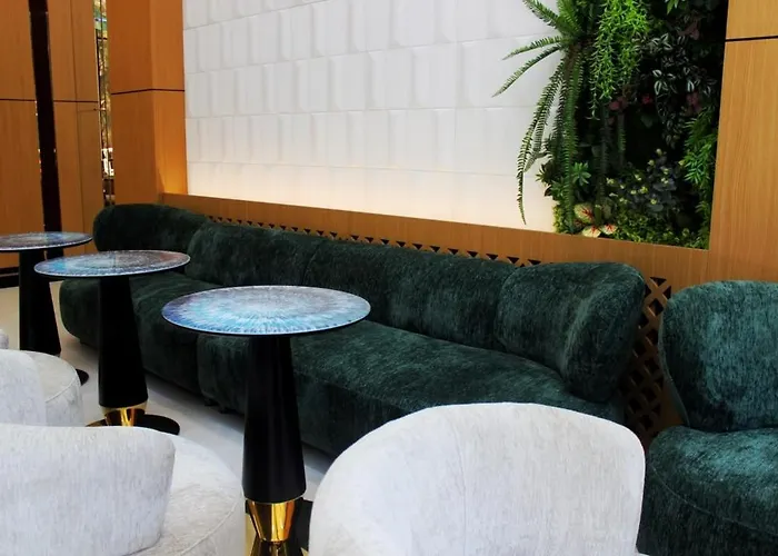 Paziro Hotel