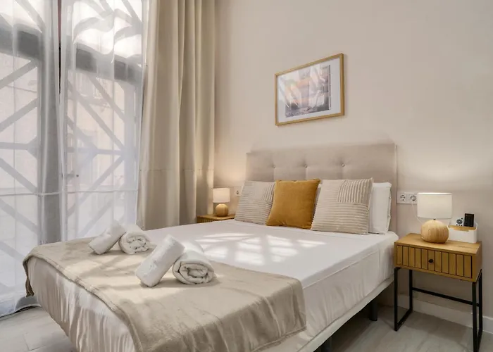 Loyola Premium Sevilla Centro, By Homing U