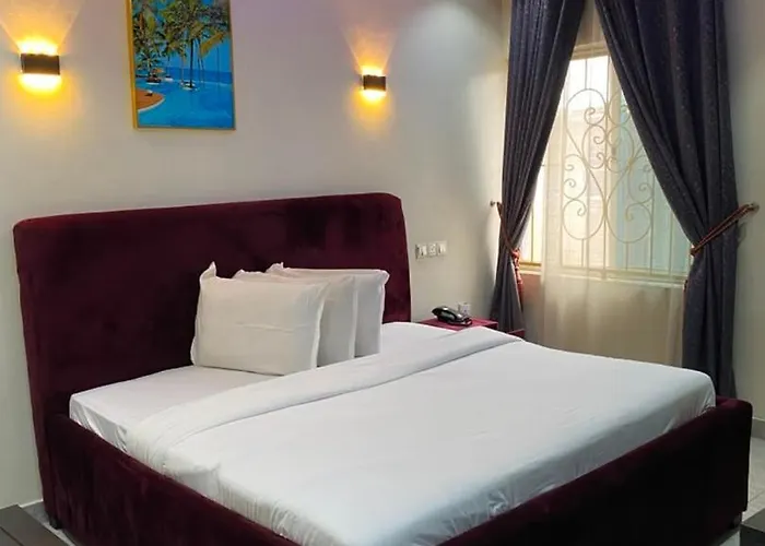 S&B Hotel